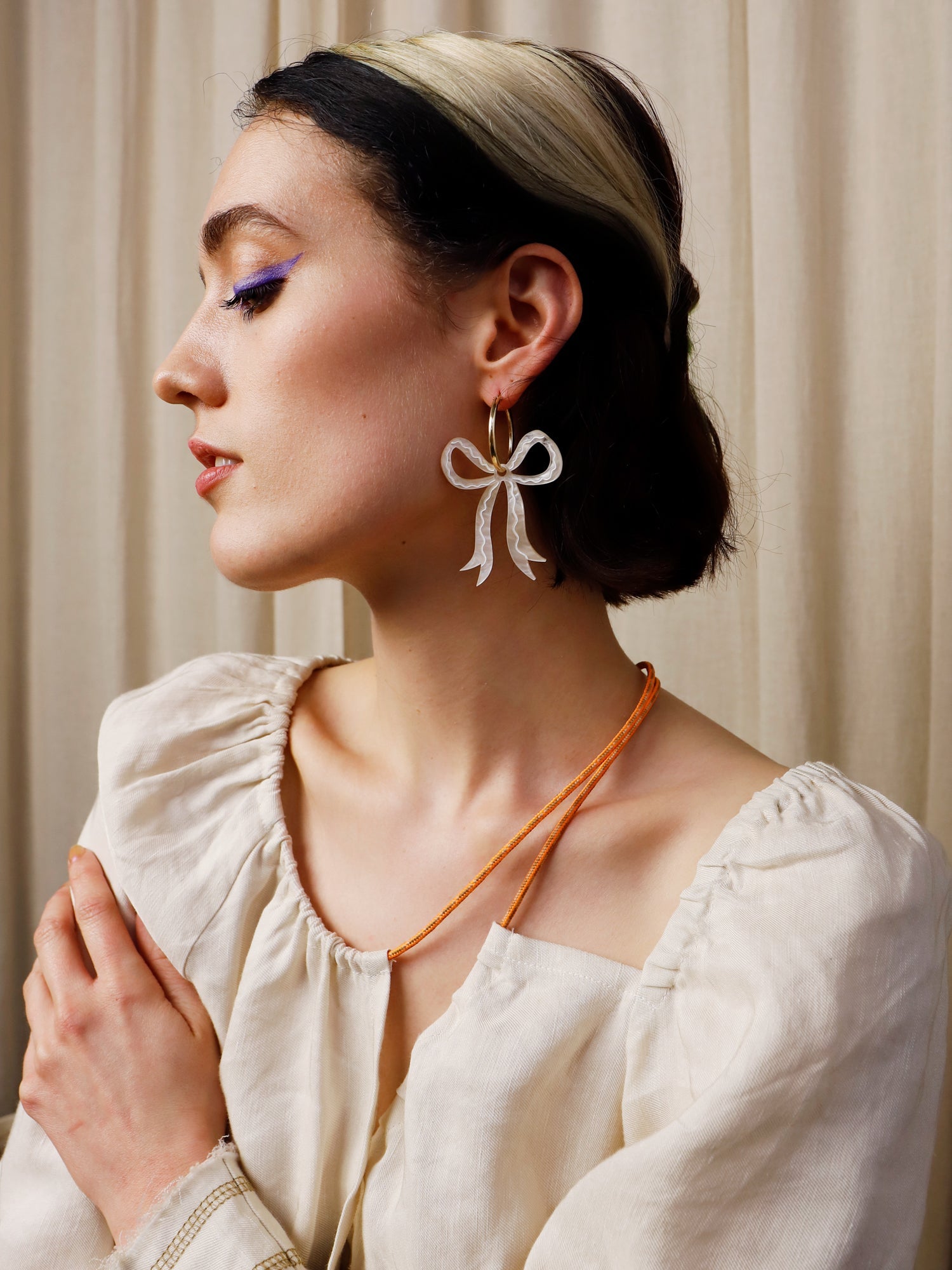 Bow Hoops in Cream