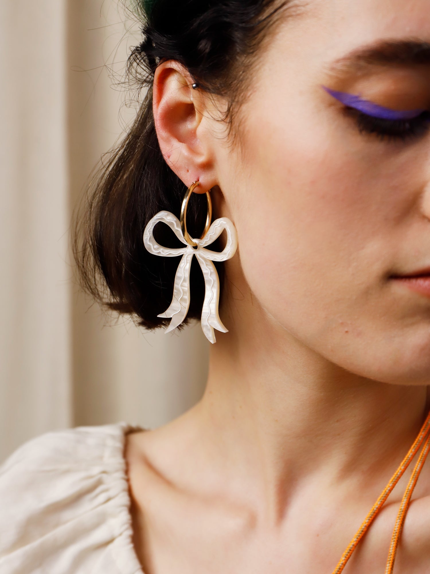 Bow Hoops in Cream